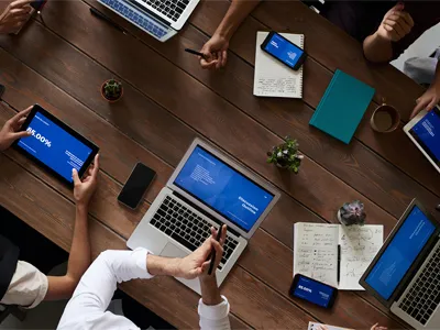 Egyenruha fényvisszaverő anyaggal